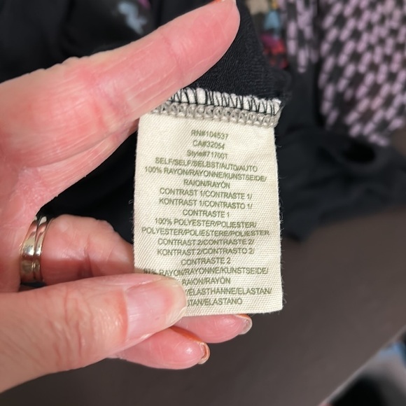 Anthropologie TINY Raye Black Floral
Sheer Sleeve Top Boho Round Neck Sz M - Picture 13 of 15